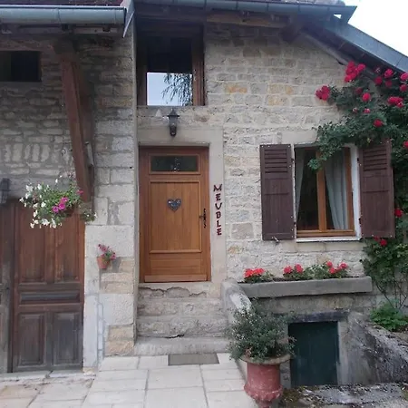 Espace Famille Montmillon Holiday home